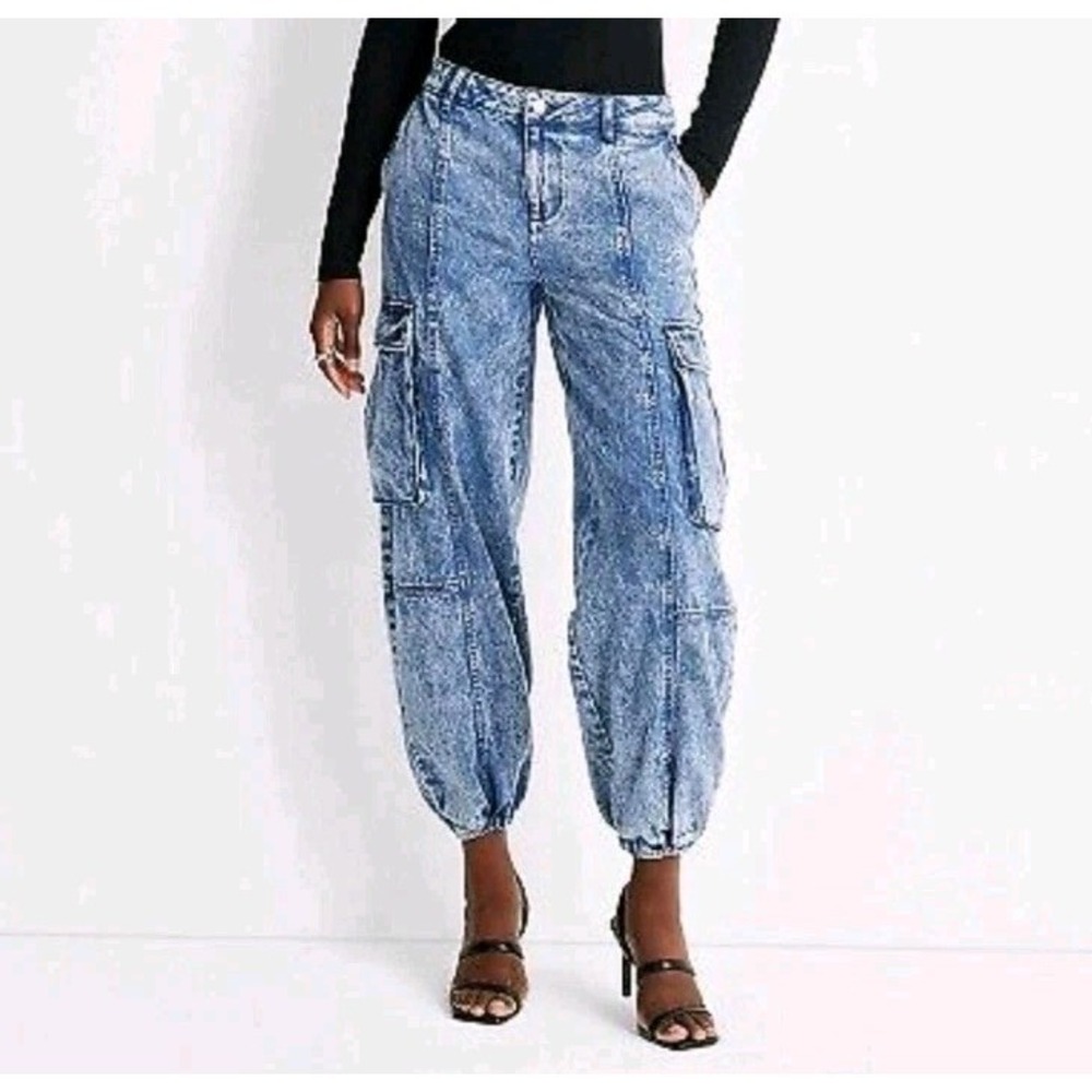 Women's Mid Rise Cargo Blue Jeans Future Collective Size 4
